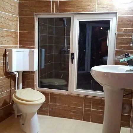 ゲストハウス Ella 3*